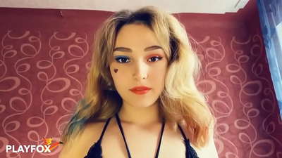 మ్యాజిక్ వర్చువల్ రియాలిటీ గ్లాసెస్ నాకు హార్లే క్విన్‌తో సెక్స్ ఇచ్చింది